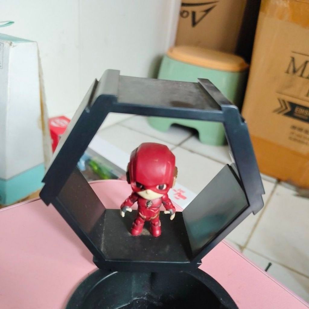 figure hexagon flash justice league bioskop XXI