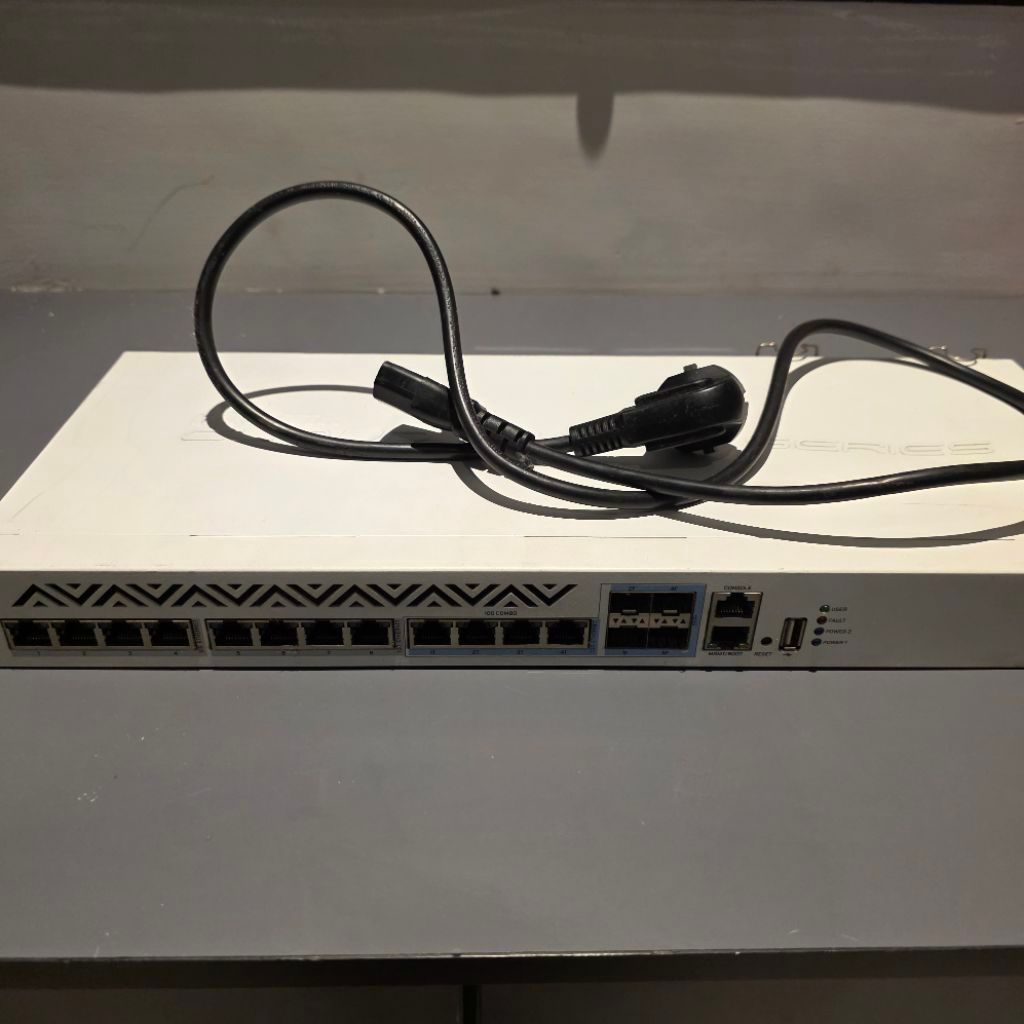 Mikrotik CRS312-4C+8XG | CRS 312-4C+8XG Cloud Router Switch 10G 10Gigabit bekas normal kosmetik