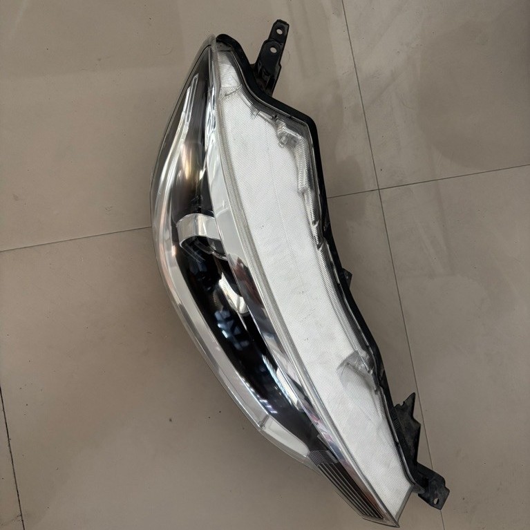headlamp ertiga kanan