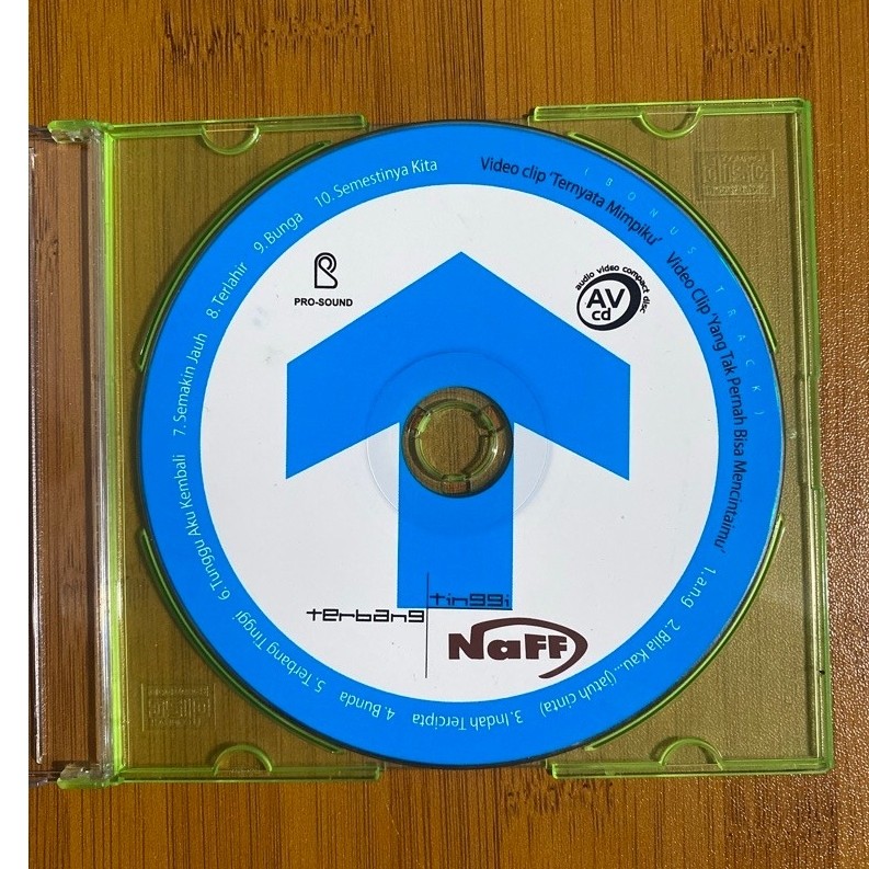 [VINTAGE / LANGKA] VCD Album Naff - Terbang (Original Fisik Tanpa Cover Depan)
