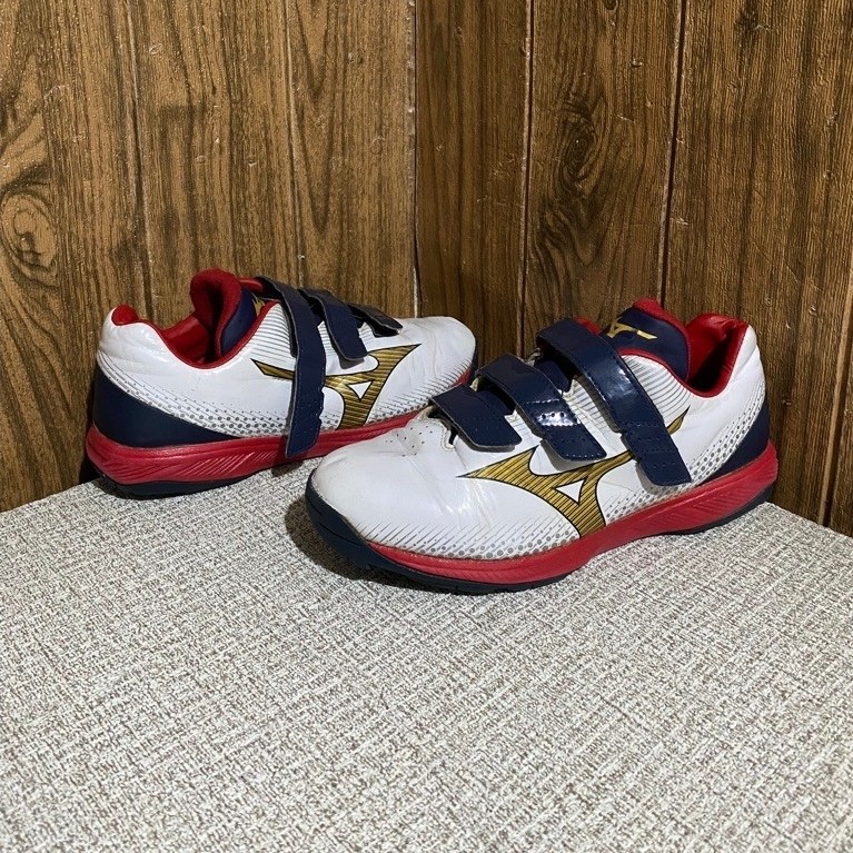 sepatu baseball turf mizuno 40
