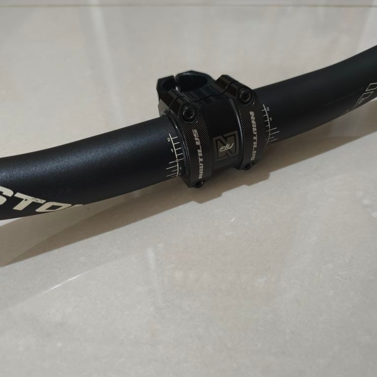 Handlebar Easton Rise 20 panjang 760 plus Stem Nautilus Fly clamp 35 panjang 35 ,Kondisi mulus