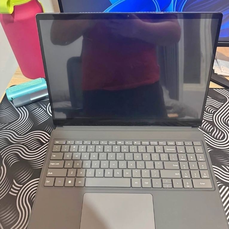 Advan EVO x 16 12/512 GB 2 in 1 Laptop tablet Fullset dengan stylus second No minus