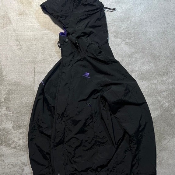 JAKET NEW BALANCE