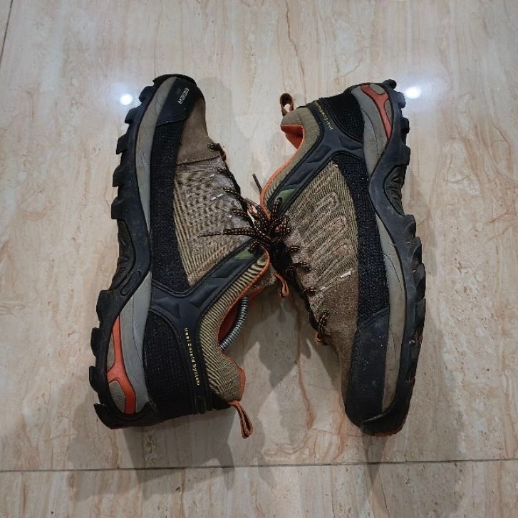 SEPATU EIGER TIGER CLAW LOW CUT