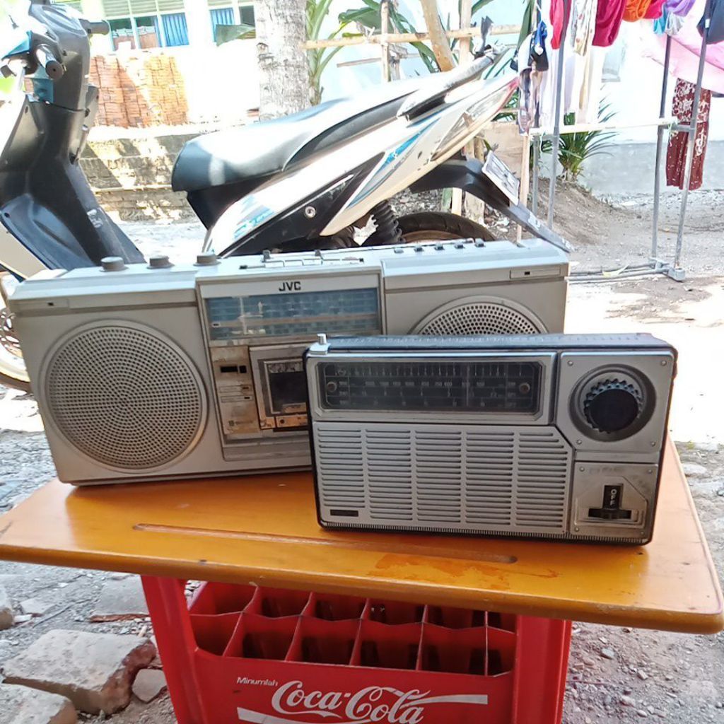 radio tape jadul vintage JVC RC 565W display only kondisi off