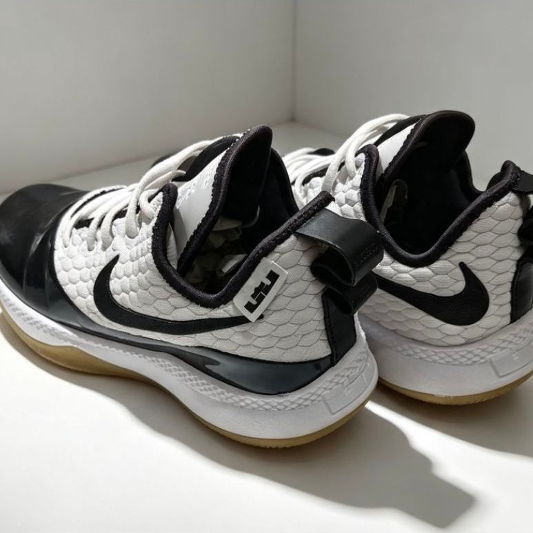 Sepatu_Second_NIKE_LEBRON_WITNESS3_Size_45/29