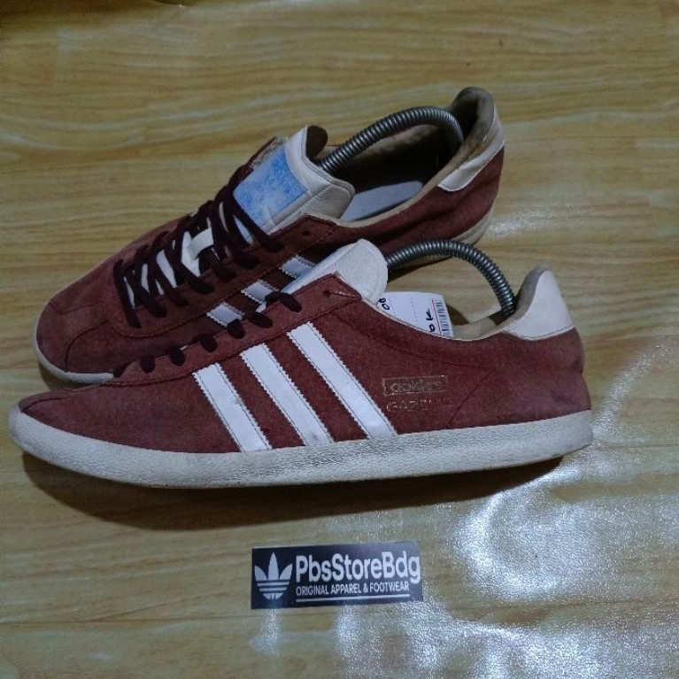 sepatu Adidas gazzele og size 44 second original