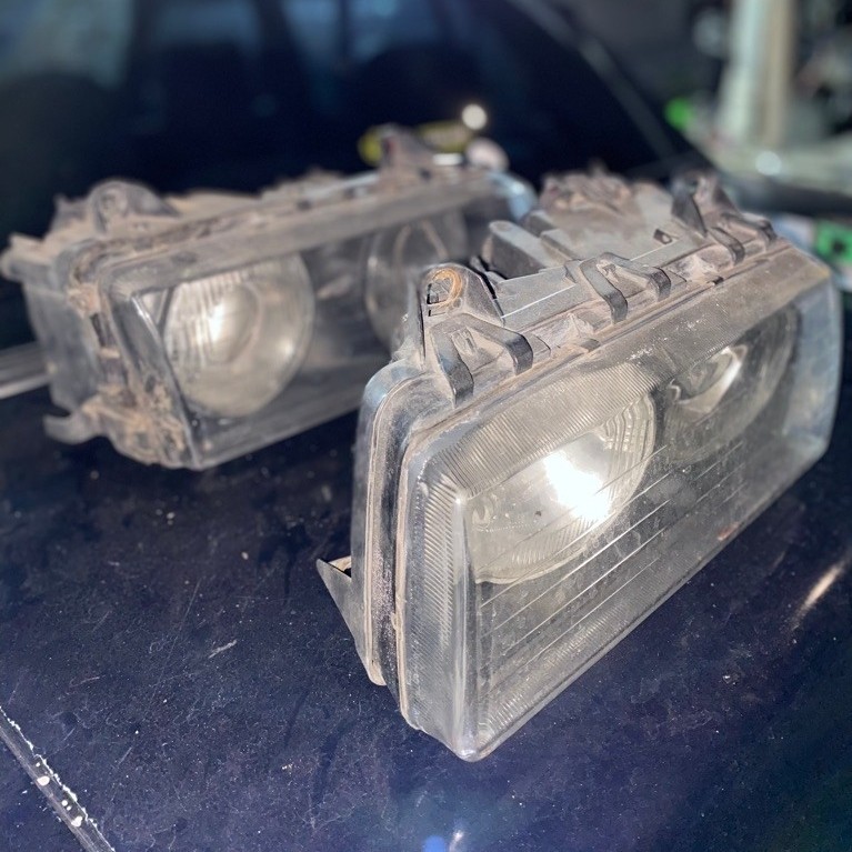 Lampu depan BMW E36