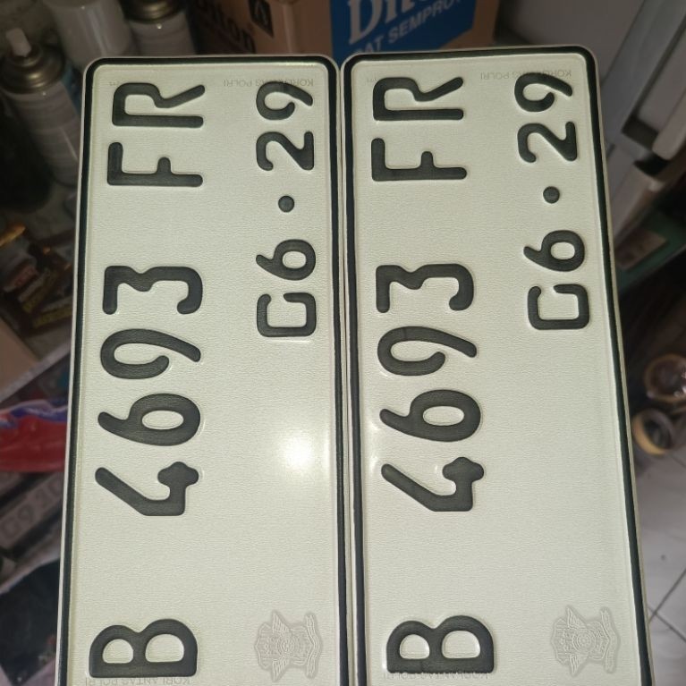 plat motor bahan original asli,cat putih doff berserat,bahan tebal 1mili