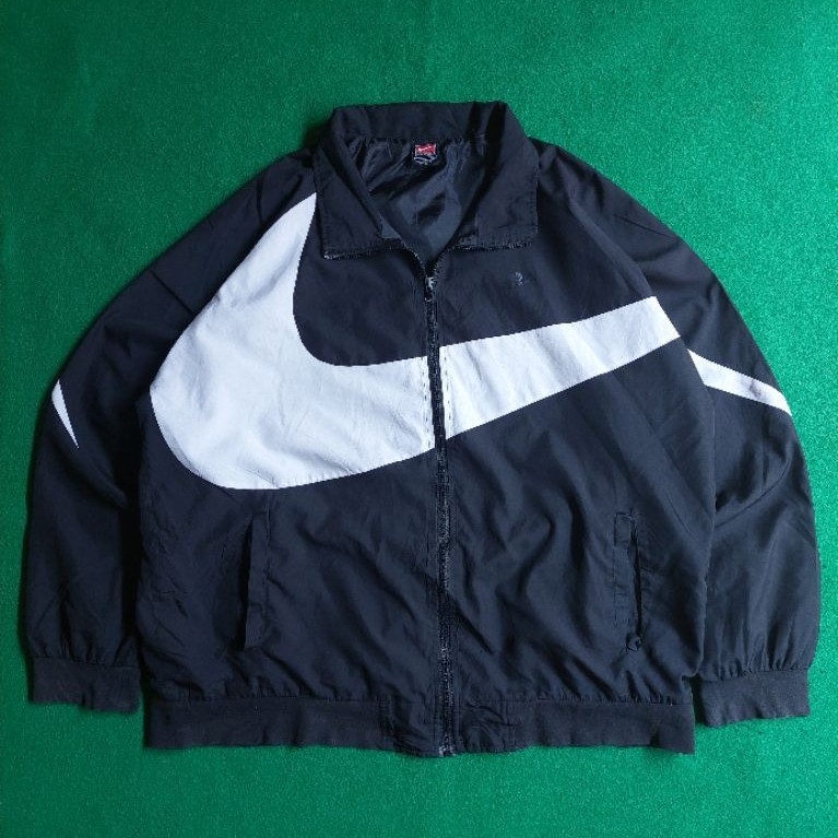 Nike big swoosh windbreaker jacket