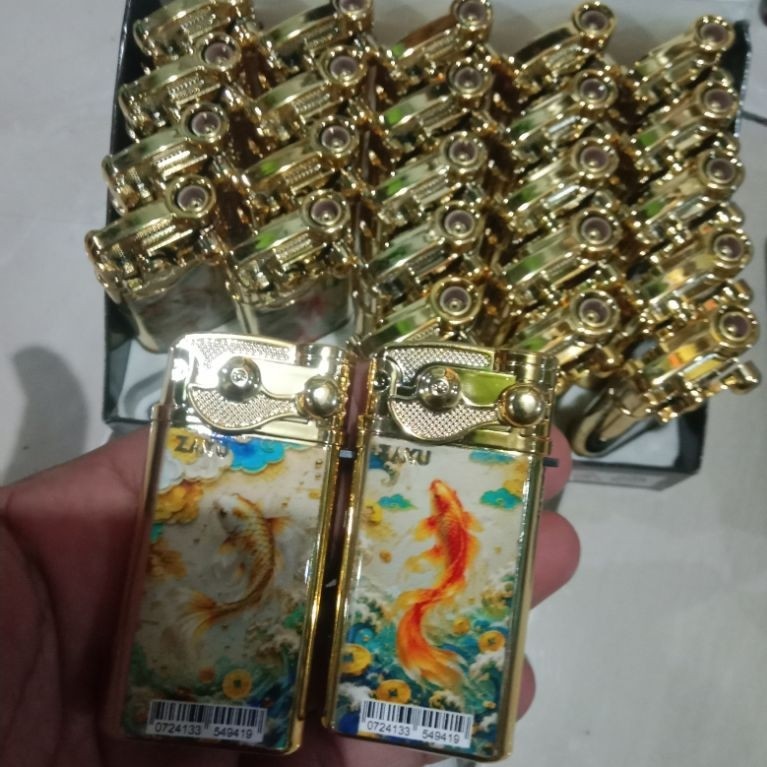 1pcs korek bara zaku golden koi