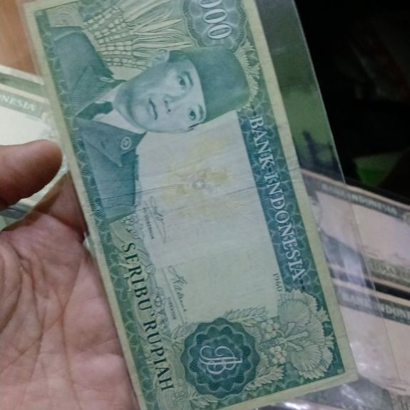 uang kuno indonesia 1000 soekarno 1960 asli BI bekas edar