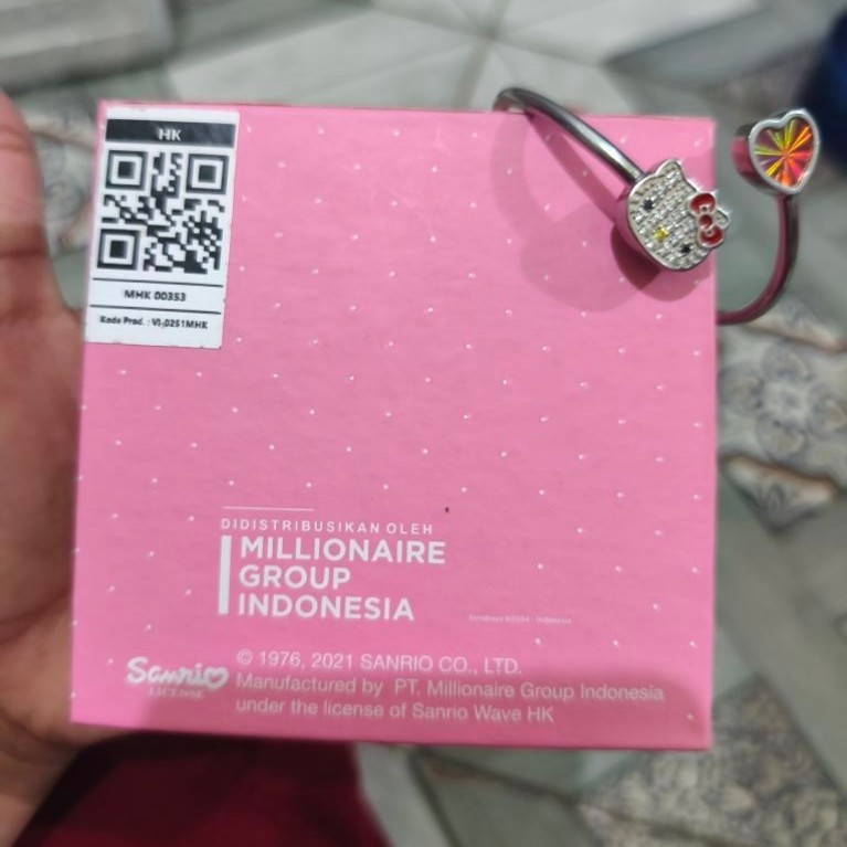 GL Hello Kitty size M (preloved lengkap box ori mci)