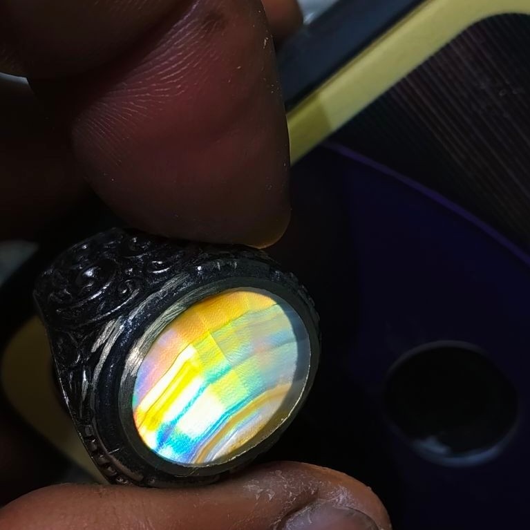 batu akik fenomena pelangi