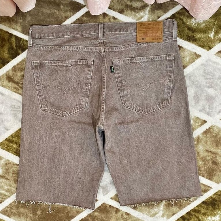 celana pendek pria levis 501 size 36