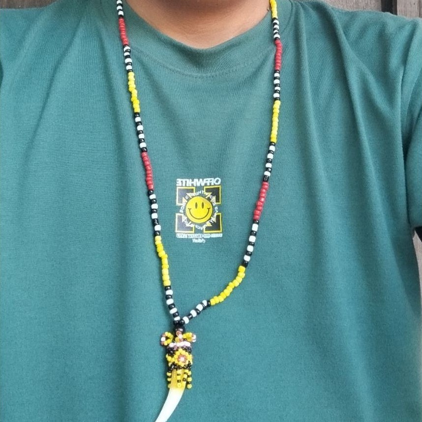 Kalung Manik Taji Dayak Etnik Kalimantan taji bahan fiber