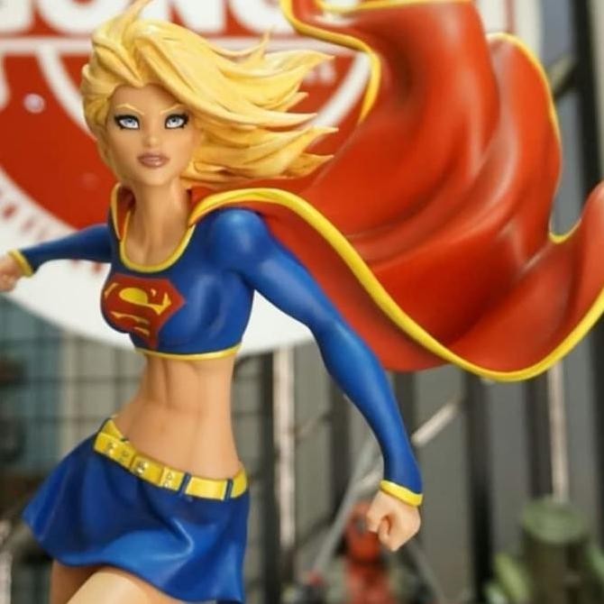 Dc Collectibles - Supergirl By Michael Turner 1/6 Statue