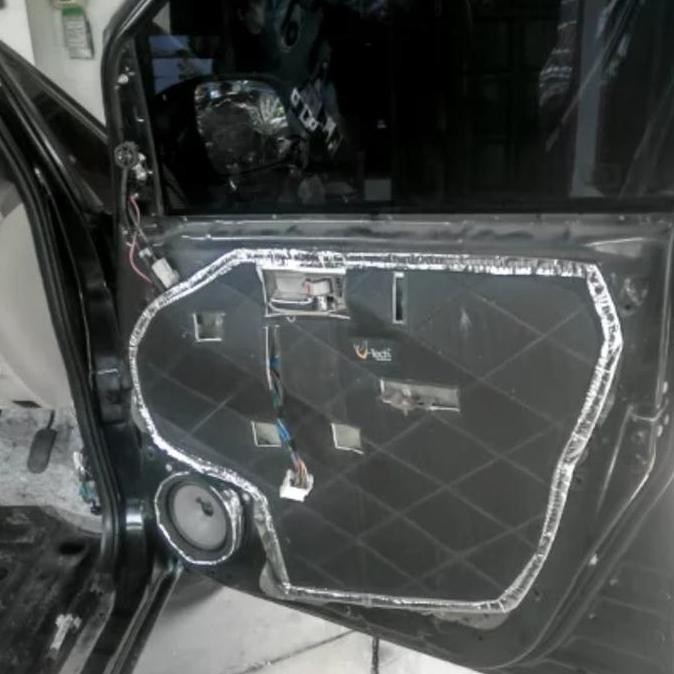 Innova 2010 Peredam Pintu Mobil Ekslusif