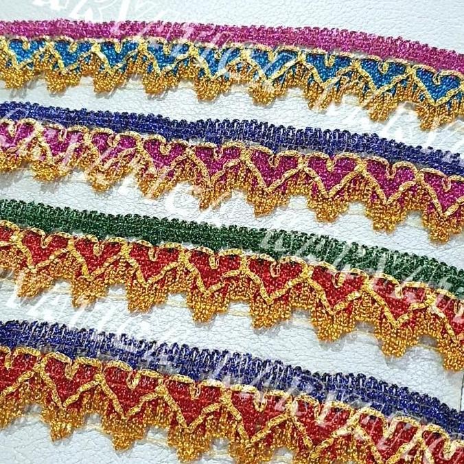 

Produk Unggulan] Renda Mahkota Emas 2 Warna Dil Mix Lebar +/- 3.9 cm Panjang 17 Yard
