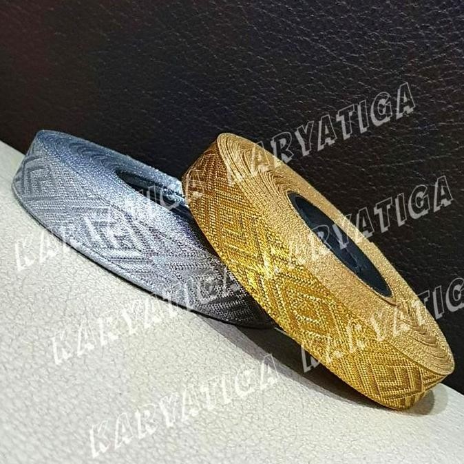 

@@@@] Renda / Pita Gamis 1/2 Inch Warna Emas / Perak (15 Meter) - Motif V