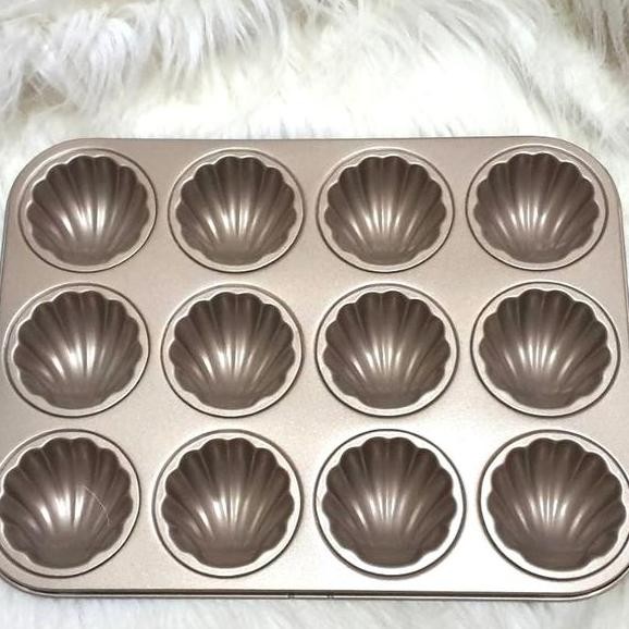 

Loyang Kerang 12 Lubang Baking Pan Anti Lengket Cetakan Bolu Kue Cubit