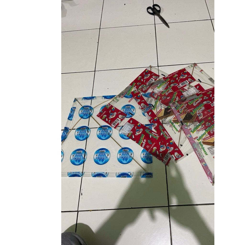 * Layangan plastik murah grosir *