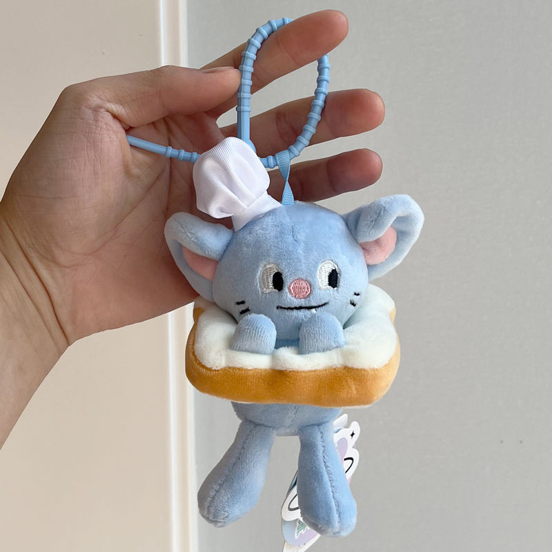 Boneka Gantungan Plush Tikus Kecil yang Makan Roti Asli Pesona Tas Pasangan