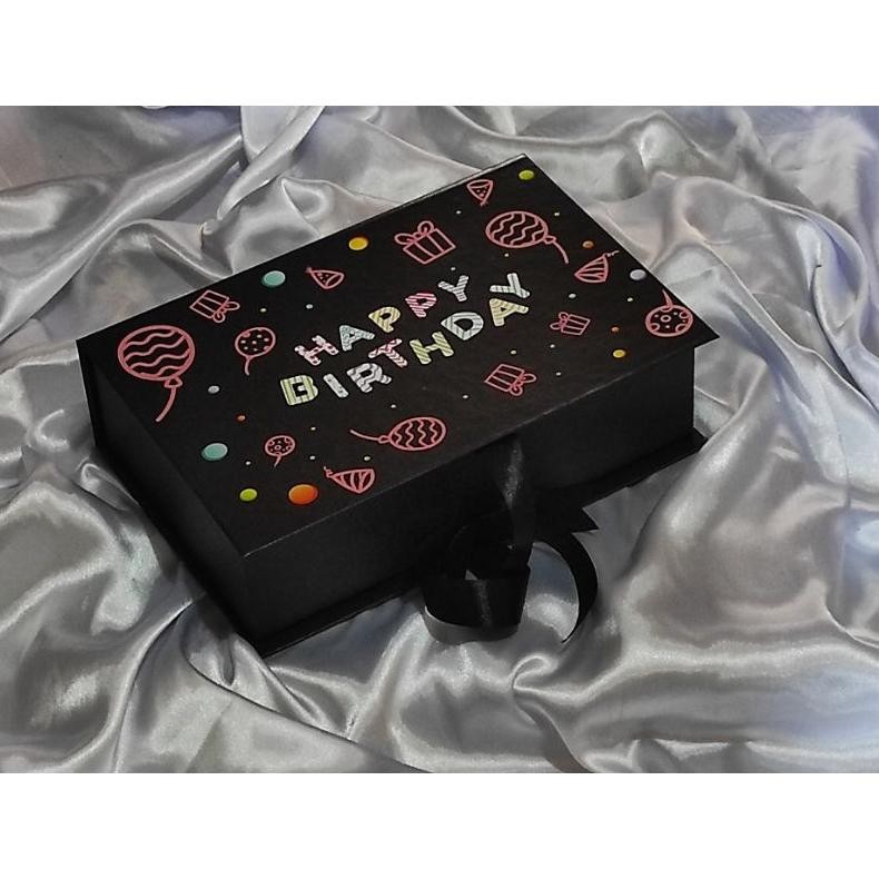 

Cod Box Kado Ulang Tahun / Box Kado Spesial Size P:26Cm L:17Cm T:7Cm Er-56