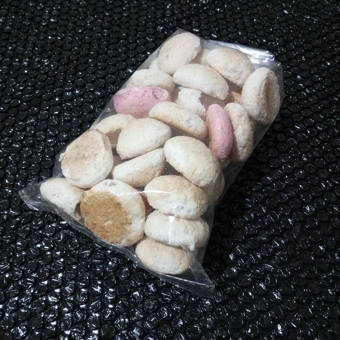 

JR26 bolu emprit kue kering jadoel merah putih khas Jogja