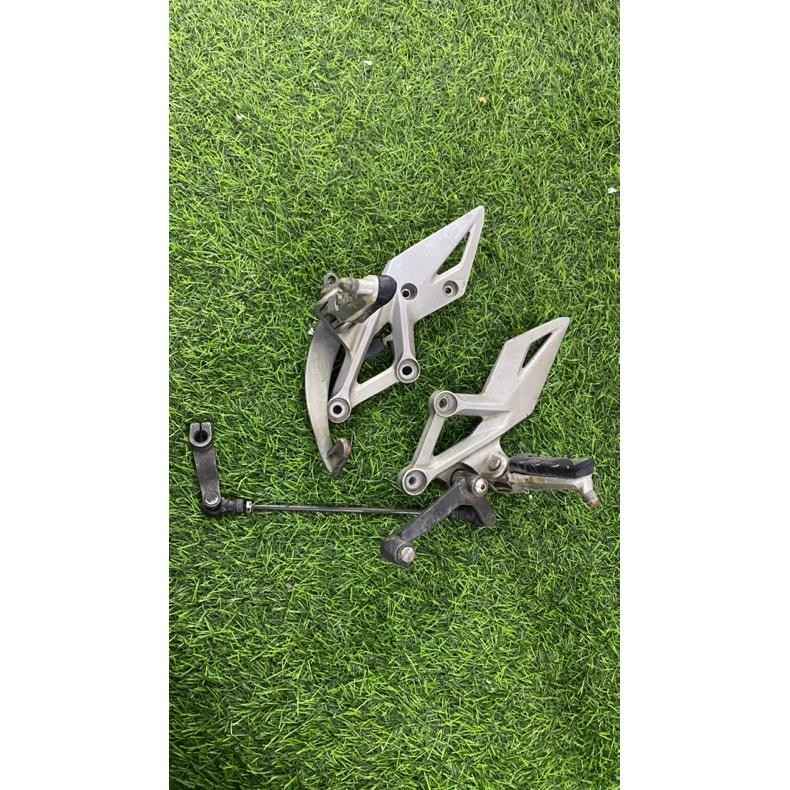 footstep depan honda cbr 150r k45g facelift cbr 150 led k45 orinal pijakan kaki depan postep