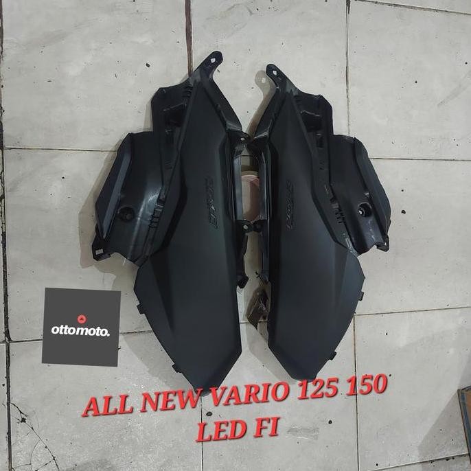BOX AKI SAMBUNGAN BODY SAMPING TENGAH NEW VARIO 125 150 FI LED 2019