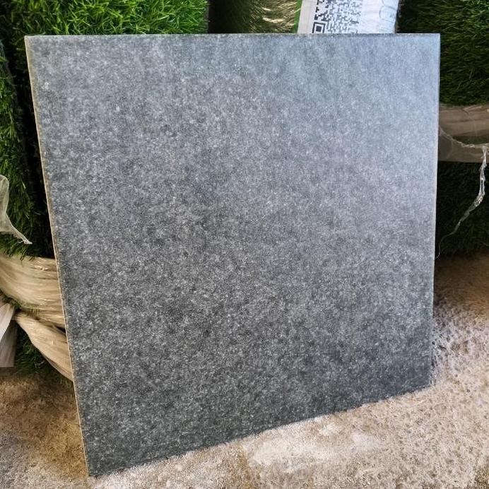 KERAMIK 30X30 HITAM KASAR / EVEREST NERO