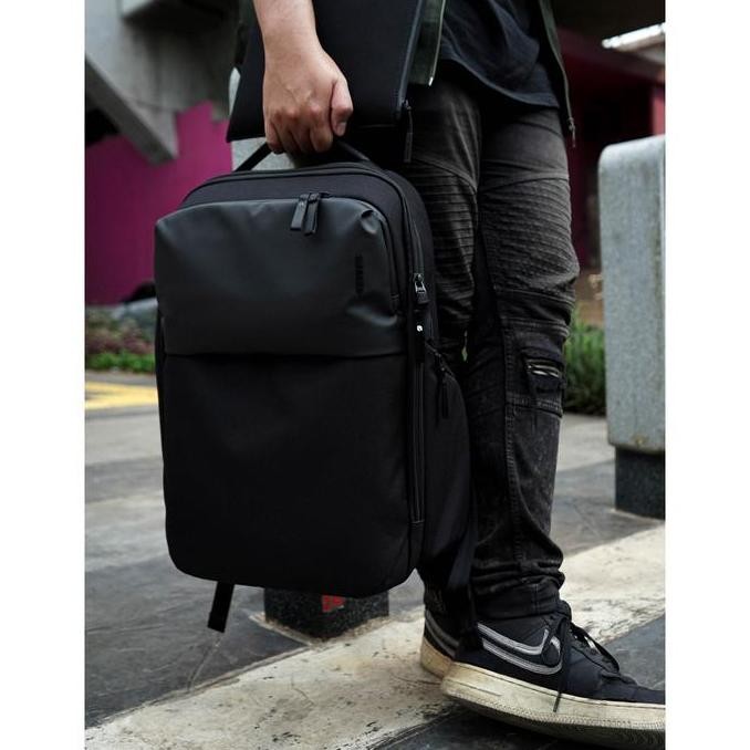 Incase Backpack A.R.C Series | Buy 1 Get 1 Pouch Organizer