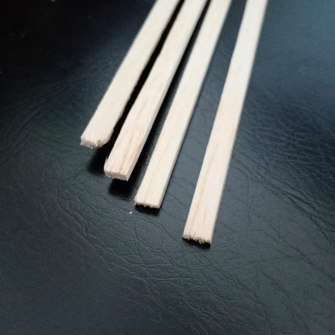 10PCS KAYU BALSA 1,5MM X 10MM X 50CM / 100CM BALSA MAKET BALSA STRIP 1.5MM X 10MM KAYU LIS KAYU MAKE