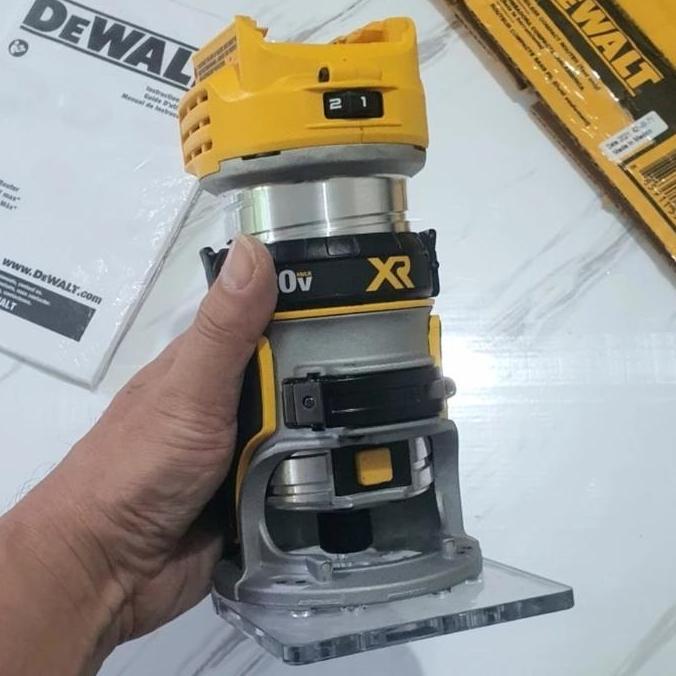 DeLT DCW600B 20V CORDLESS ROUTER MADE IN MEXICO