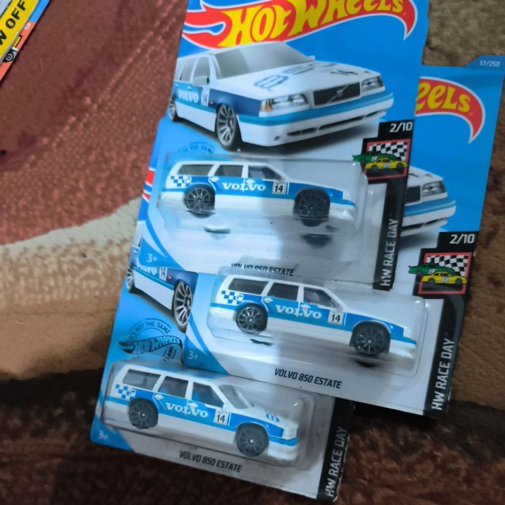 hotwheels Volvo 850 estate harga per pcs