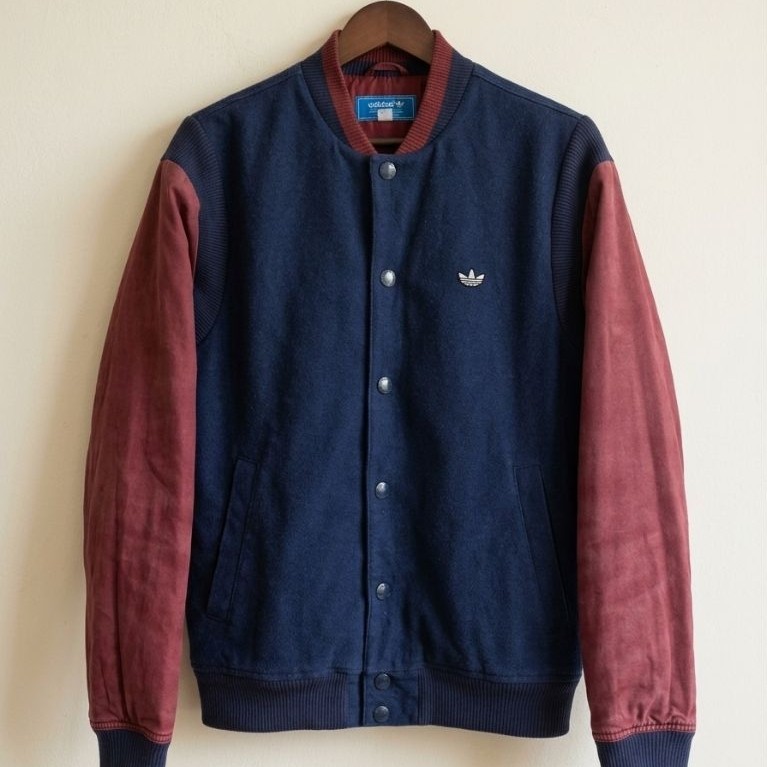 Varsity  Adidas