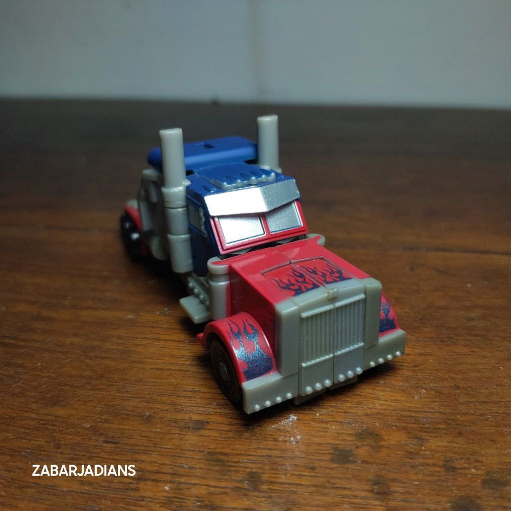 Optimus prime Transformers ROTF legends class