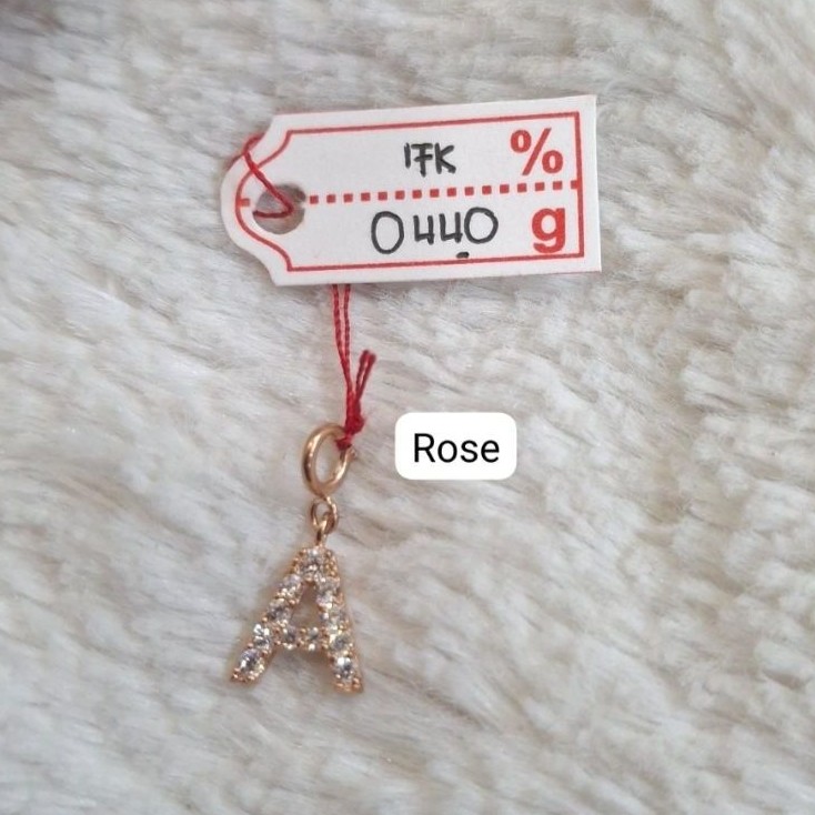 Liontin emas 75 huruf A rose