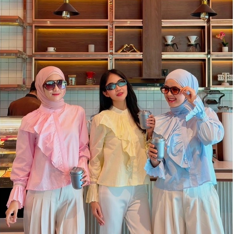 By Lyms blouse tropical kekinian