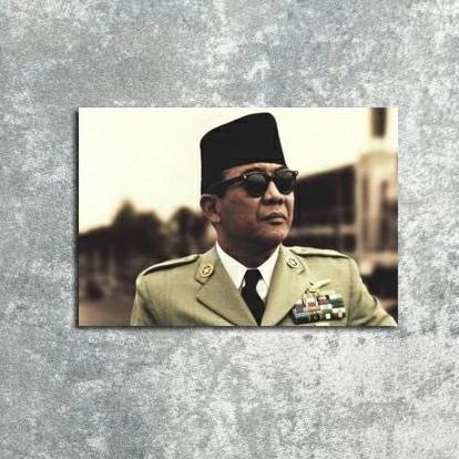 PAJANGAN HIASAN DINDING POSTER IR SOEKARNO FBBOOK