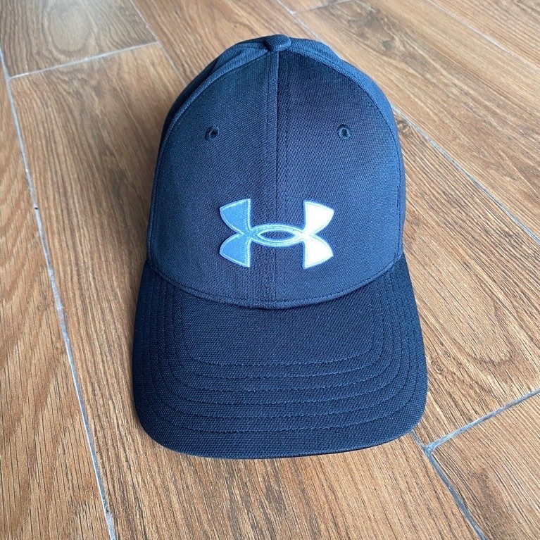 topi Under Armour