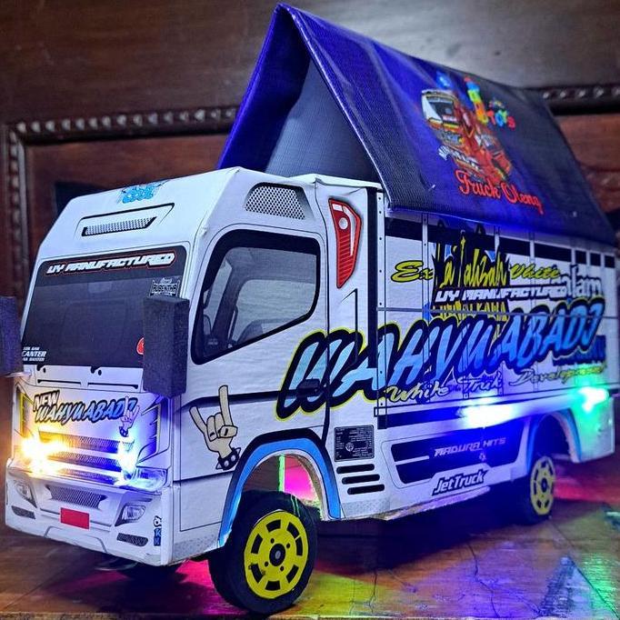 MAINAN TRUK OLENG MINIATUR TRUK WAHYU ABADI TRUK LAMPU RGB LED DAN BONUS TERPAL  MOTIF KEREN. HARGA 