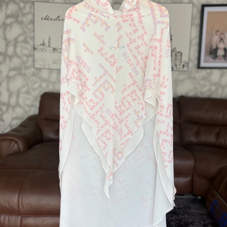 Preloved Sisesa khimar putih motif