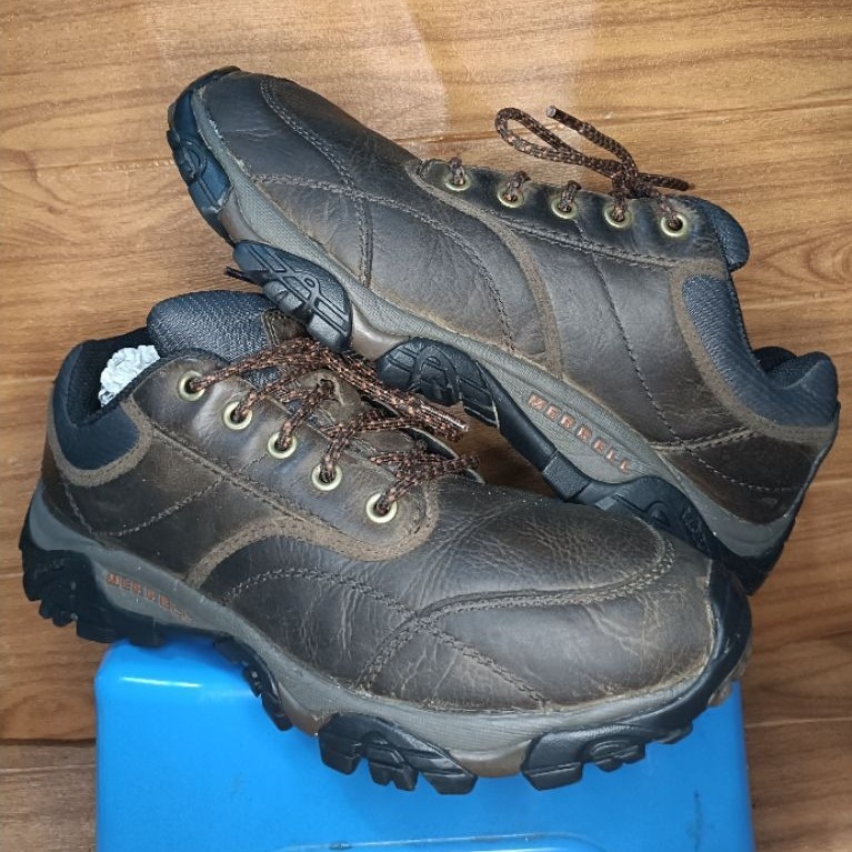 Sepatu Kulit MERRELL tapak VIBRAM size 46