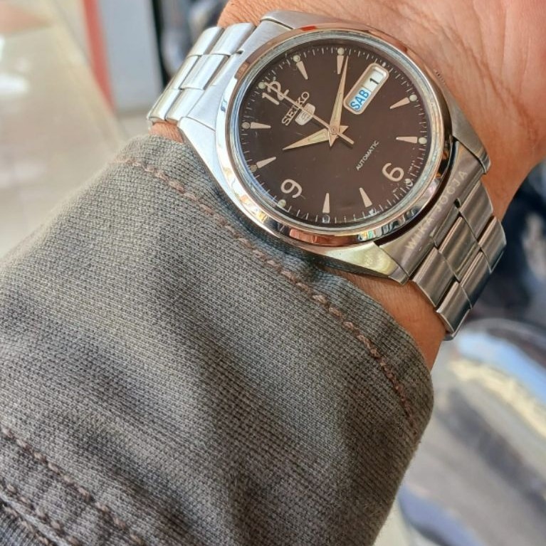 Seiko Explorer Black Shark Tooth SpainSNX123 Oyster Style