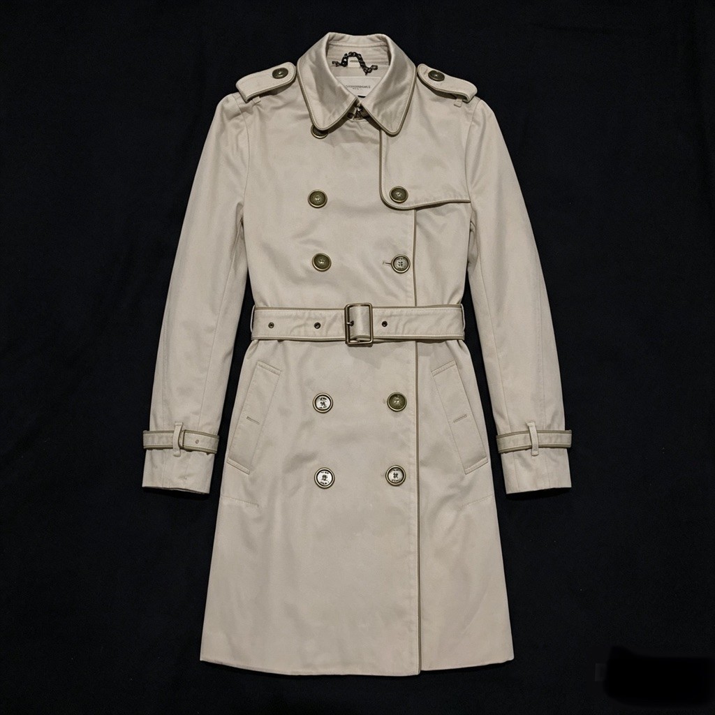 Coat Branded Burberry (emboss) / Coat Burberry / Coat Branded