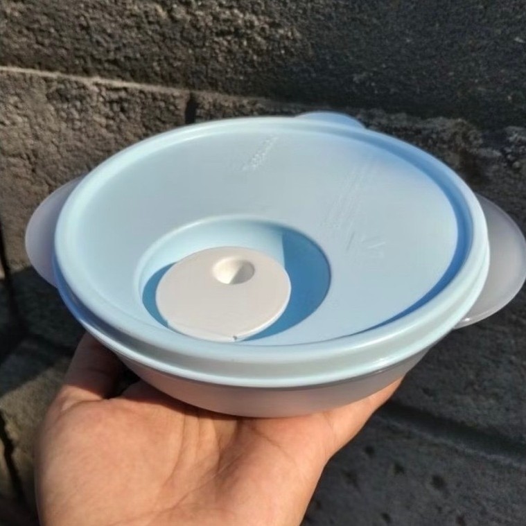 Cwl tupperware biru