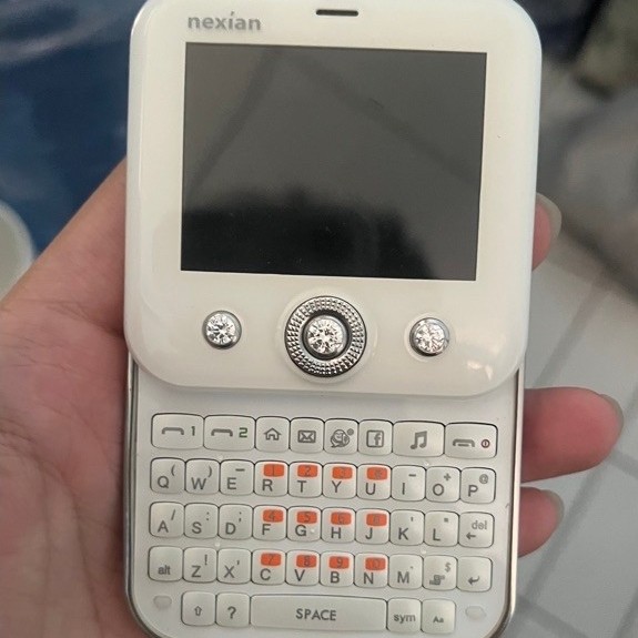 handphone nexian